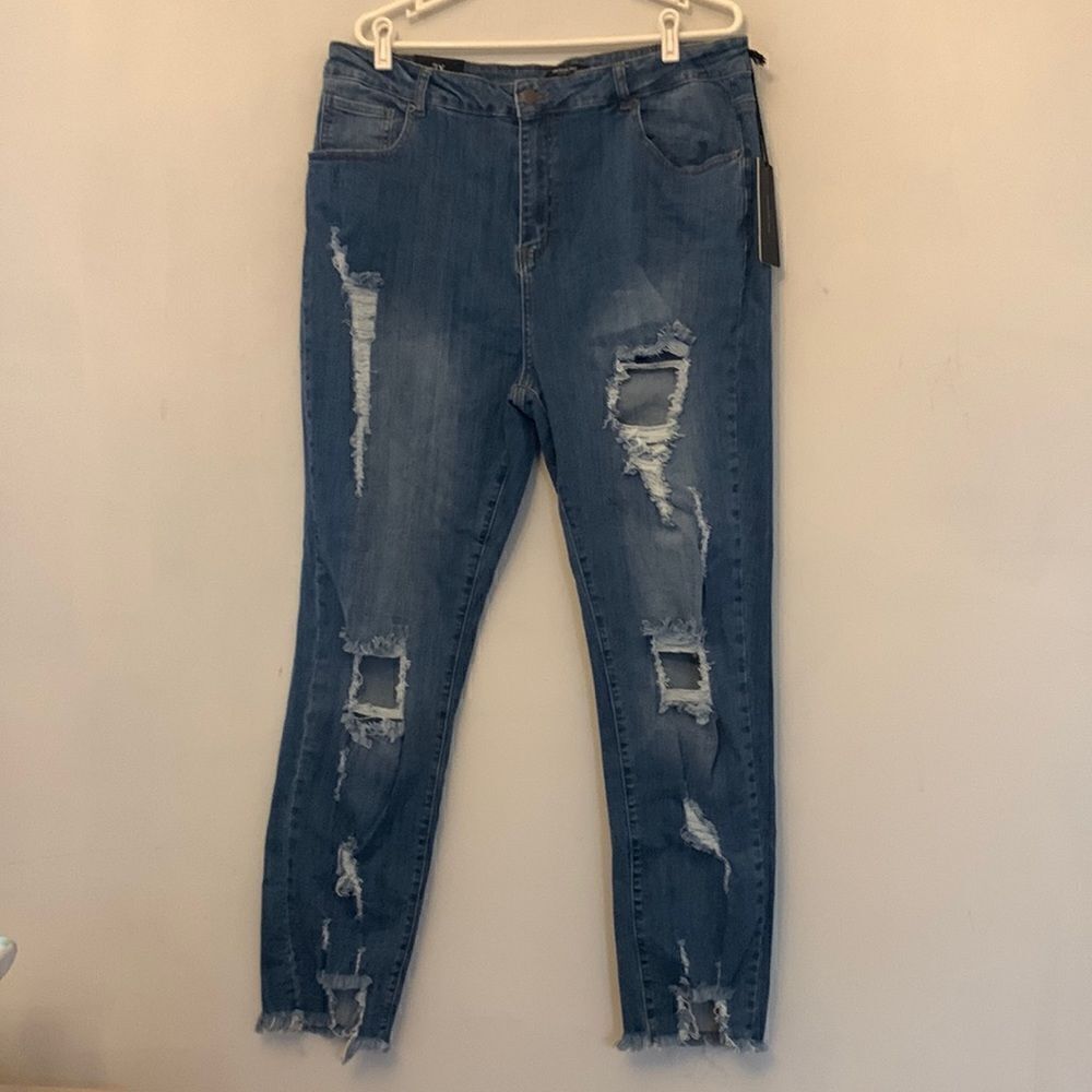 American Bazi high rise skinny distressed jeans Size 2X NWT
